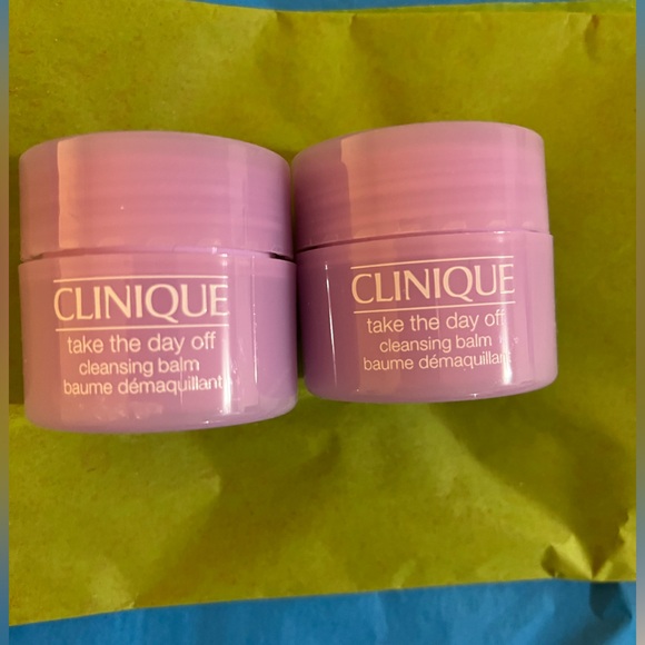 Clinique Take The Day Off Cleansing Balm - Picture 1 of 3